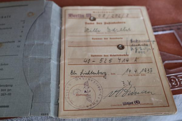 Service pass of a soldier - deployment in the Reichskommissariat Ostland 1943